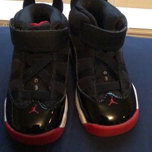 *Authentic*  Nike Air Jordan six rings